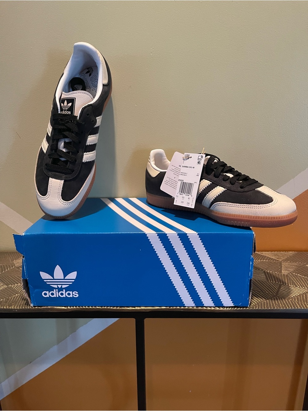 NWT, adidas Samba Trainers in Black, White & Gum. US size 8, UK size 6.5
